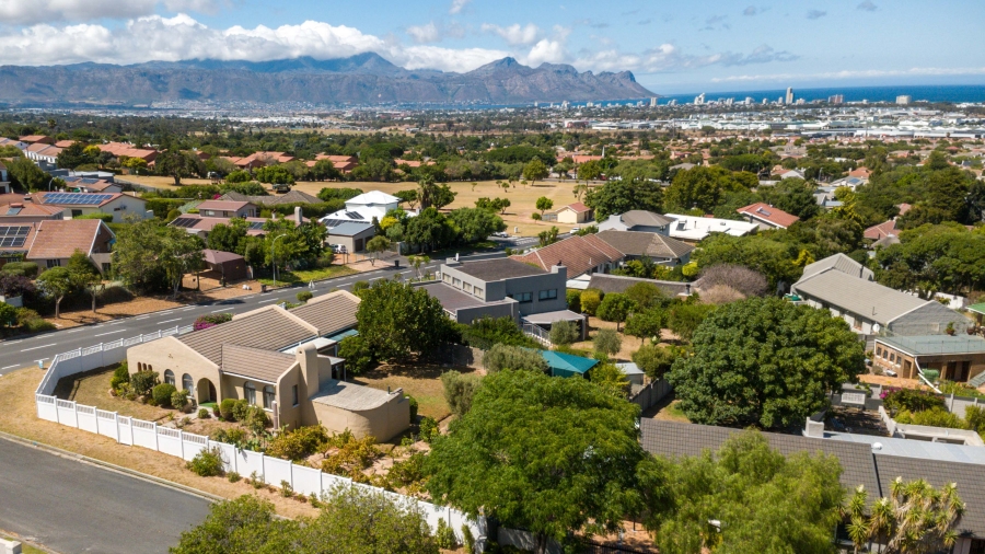 3 Bedroom Property for Sale in Die Wingerd Western Cape